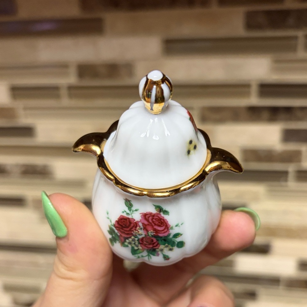 Vintage Rose Porcelain Covered Trinket Box or Sugar Bowl - Picture 2 of 5